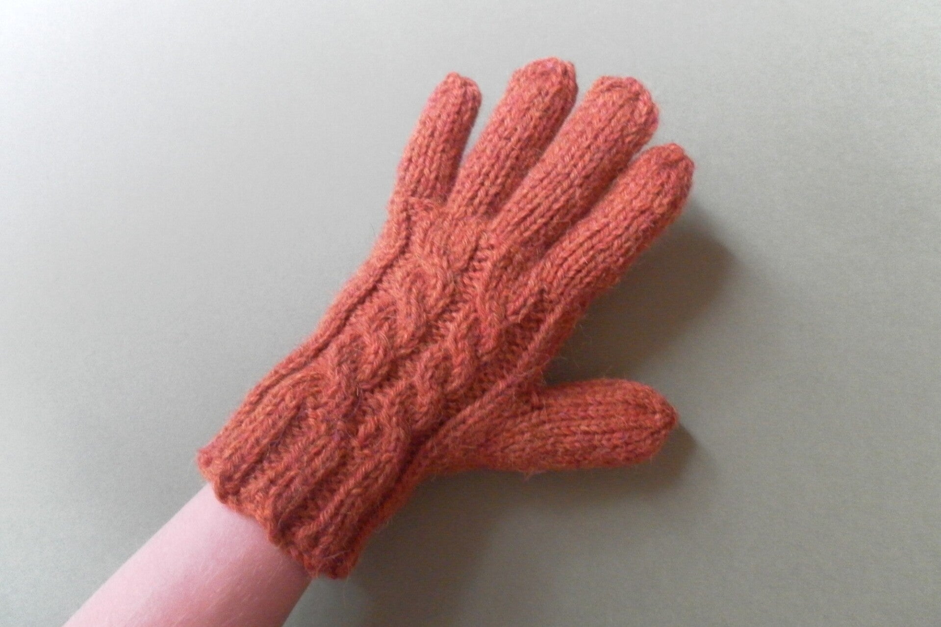 Modèle gants et mitaines élégance d'hiver femme