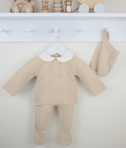Knitted Outfit With Hat