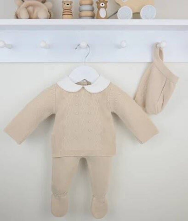 Knitted Outfit With Hat
