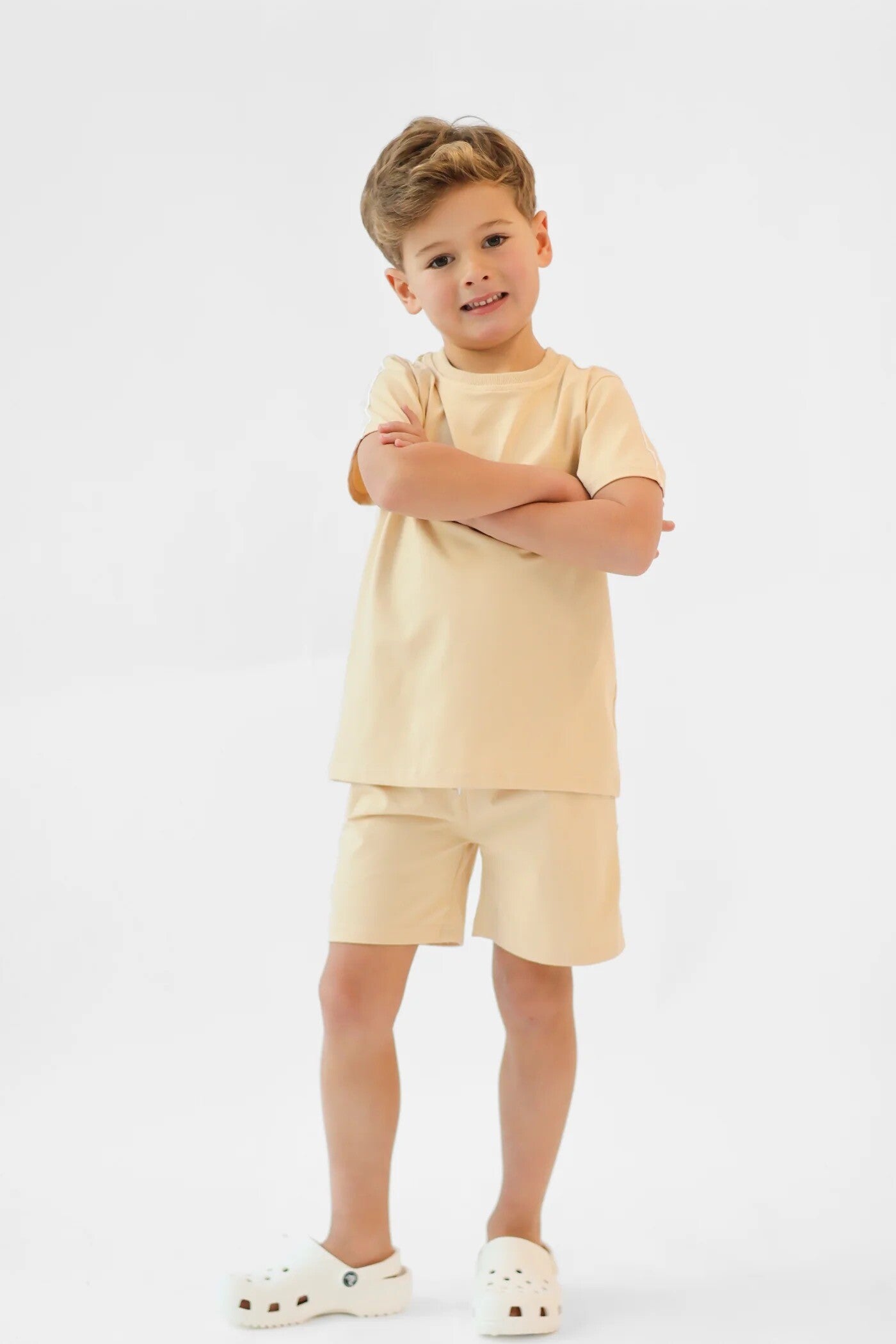 HK Eddie Beige Shorts Outfit