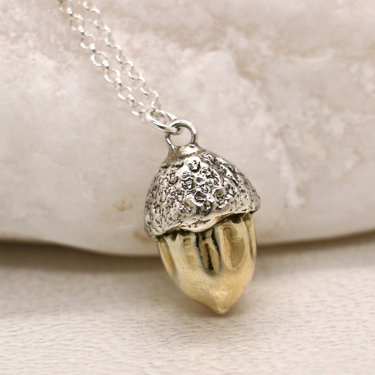 White beam leaf necklace