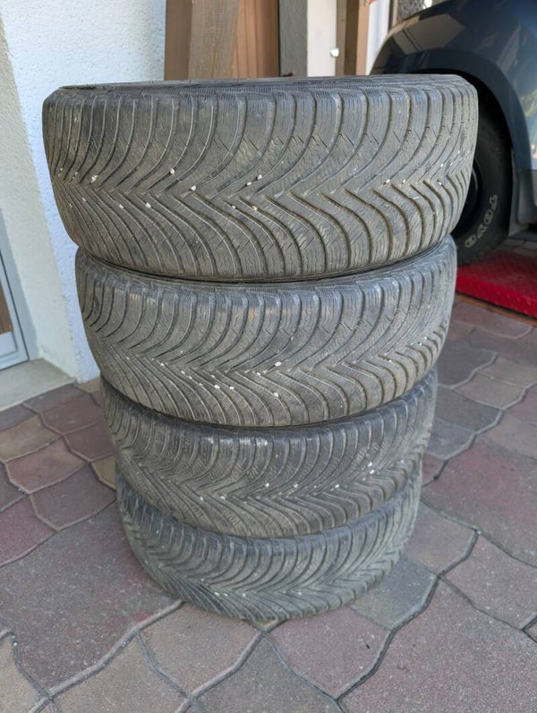 Winterreifen 205/50 R17