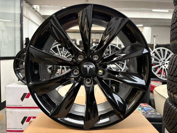 Cerchi in lega Tesla 19