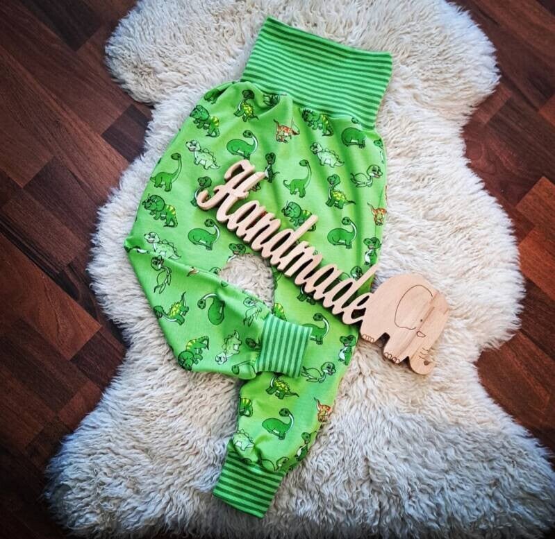 💕 Kinder Jersey Hose Dino grün mit Ringelbündchen 110/116