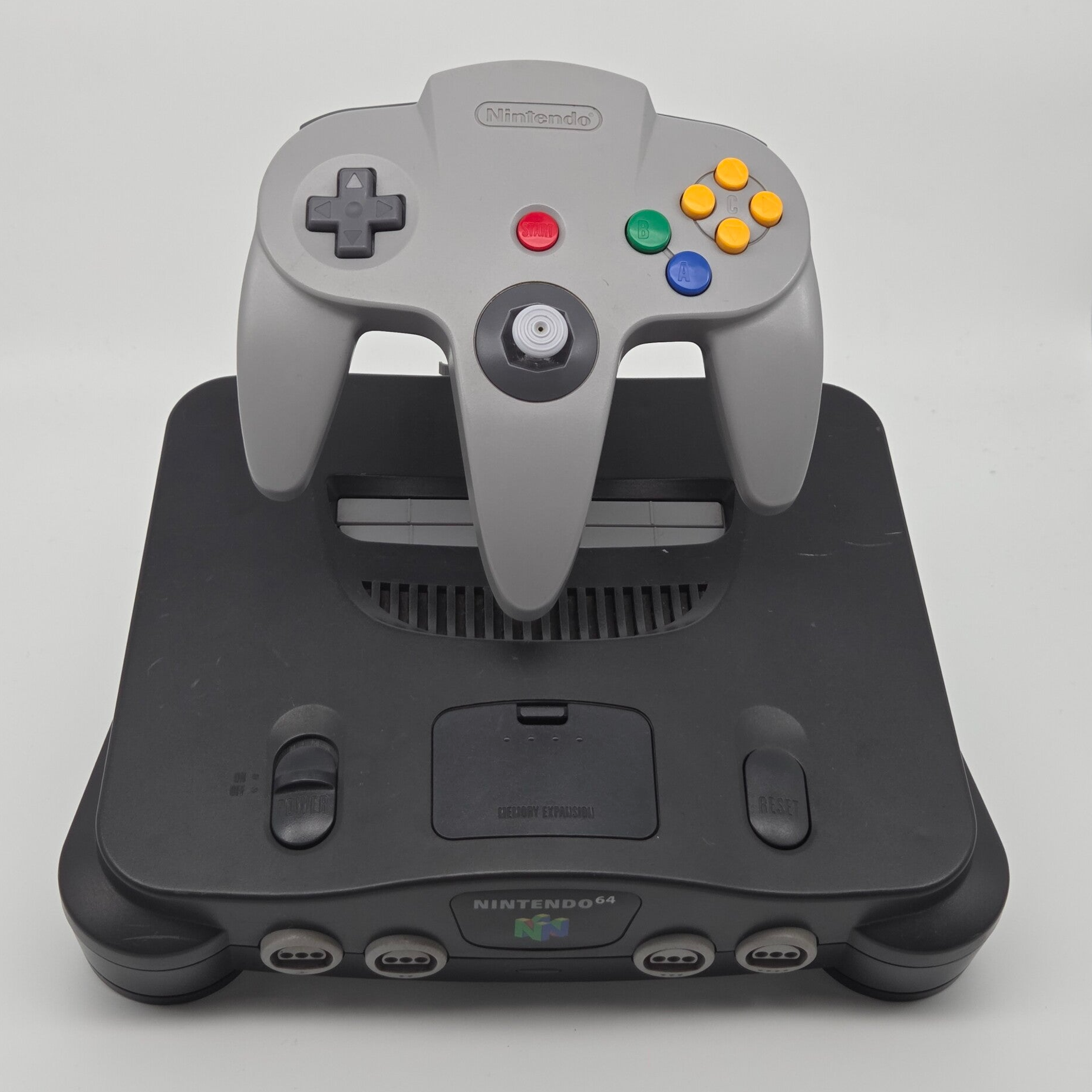 N64 met Controller Grijs