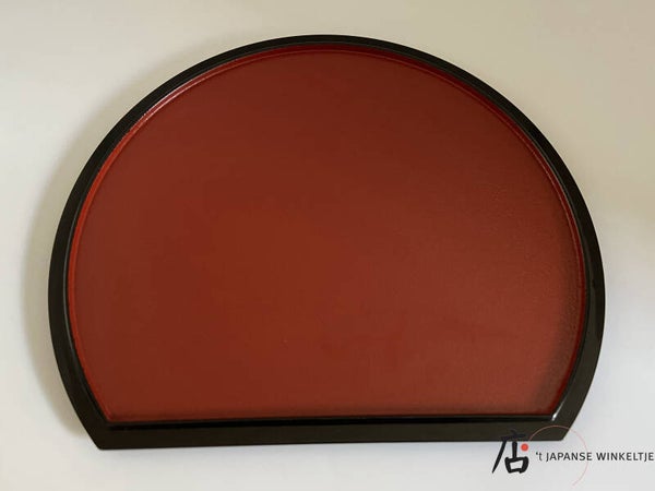 Dienblad halfrond zwart/rood M (Ku-Dien-4)