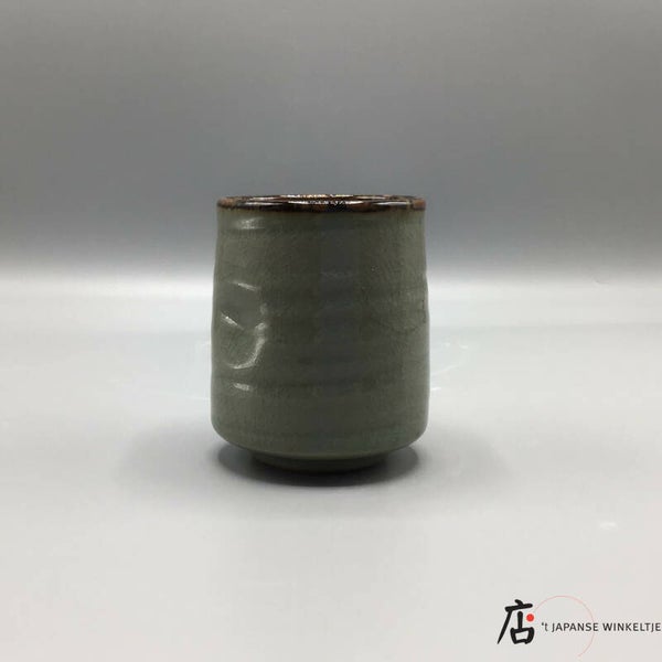 Yunomi / theekop olijfgroen craquelé Ø 7 cm 8,5 cm hoog (K-Kigu11-9)