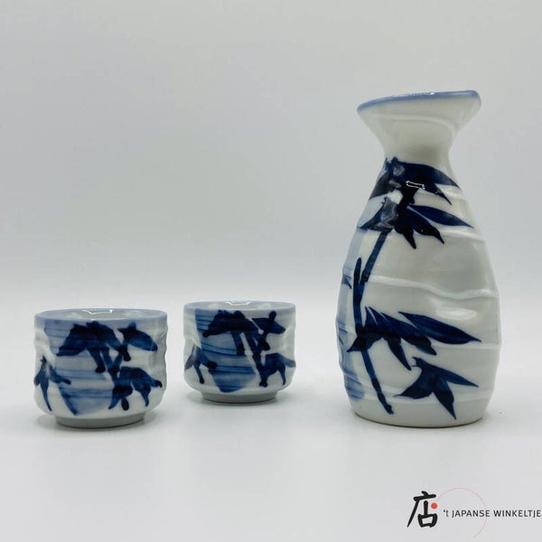 Sake karaf en kommetjes (K-Kigu-16& K-Kigu-16a)