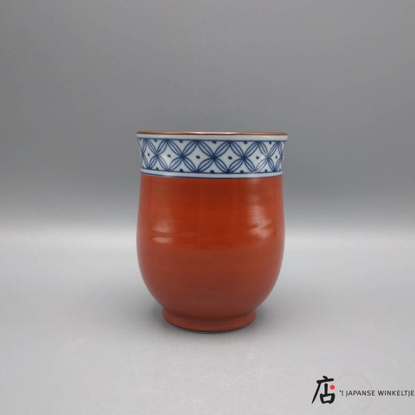 Yunomi / theekop rood met blauwe decoratie Ø 6,3 cm 8 cm hoog (K-Sai42906)