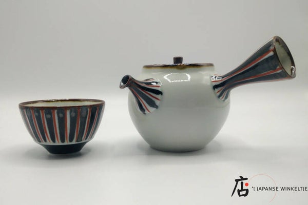 Kyusu theeset, incl. 1 kommetje Ø 9 cm 7 cm hoog (K-Sai-17928&9)