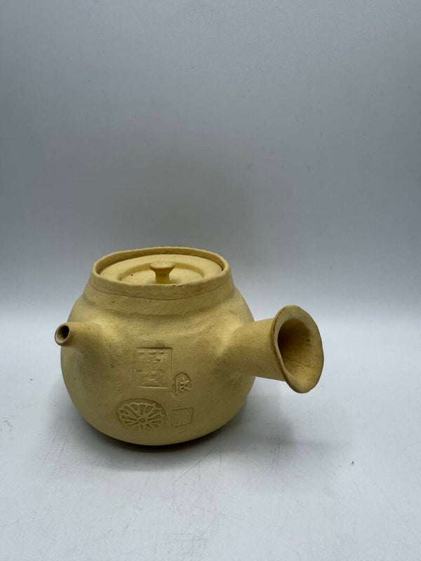 Haruka Matsuo's gele theepot (HM-SENBOFURA)
