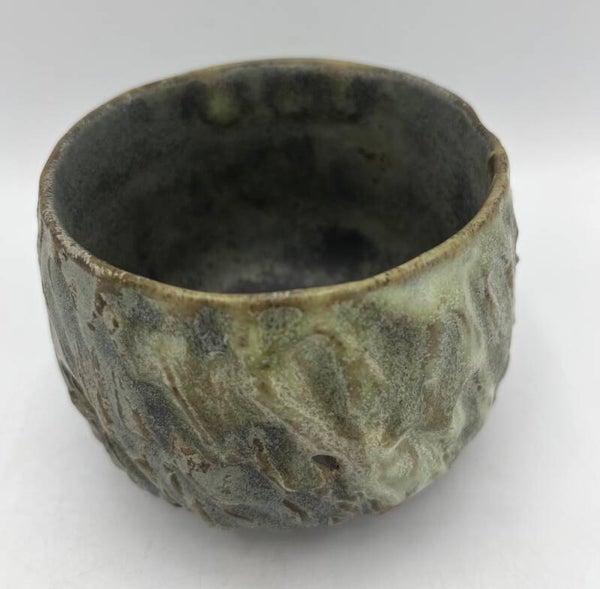 Anne Sey's groene keramische kop (K-AS-26-10b)