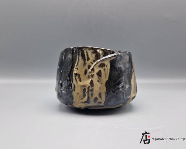 Theekom met reliëf M (K-ASch-2R-C)