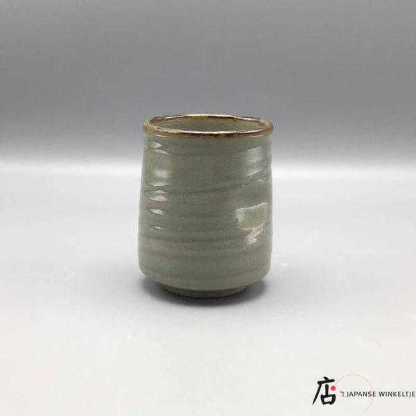 Yunomi / Theebeker grijsgroen met bruine rand Ø 7 cm 9 cm hoog (K-Kigu26-89)