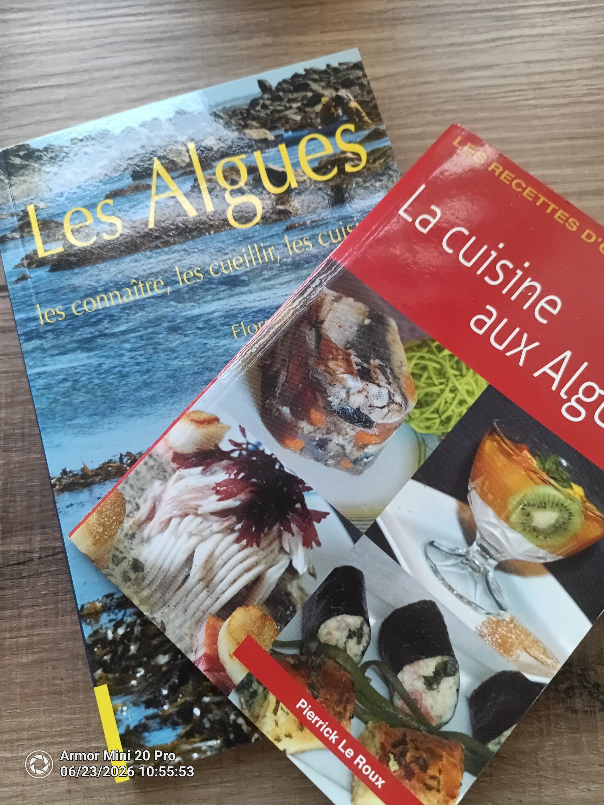 Les 2 livres. Sur les algues et leur cuisine (port compris)