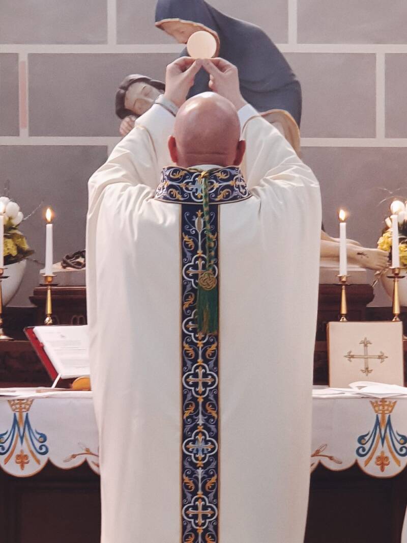 Erzbischof Karl-Michael Soemer bei der Hl. Messe