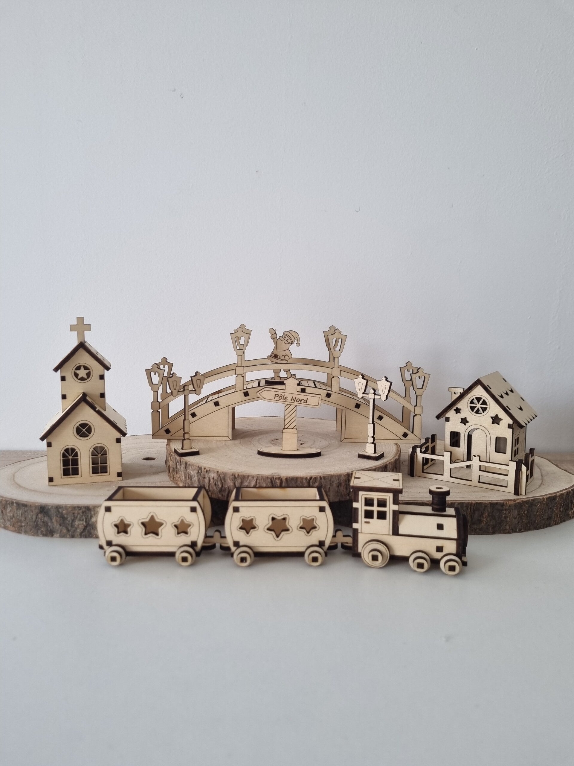 Village de Noël miniature avec son petit train