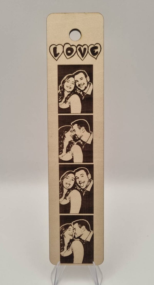 Marque-page photomaton personnalisé en bois – Cadeau couple original