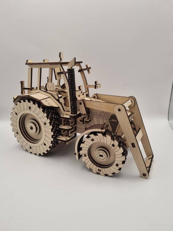 Tracteur en bois + 5 équipements agricoles