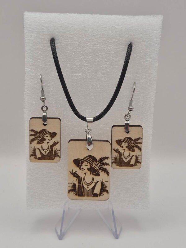 Parure en bois gravé – Collier & Boucles d'oreilles