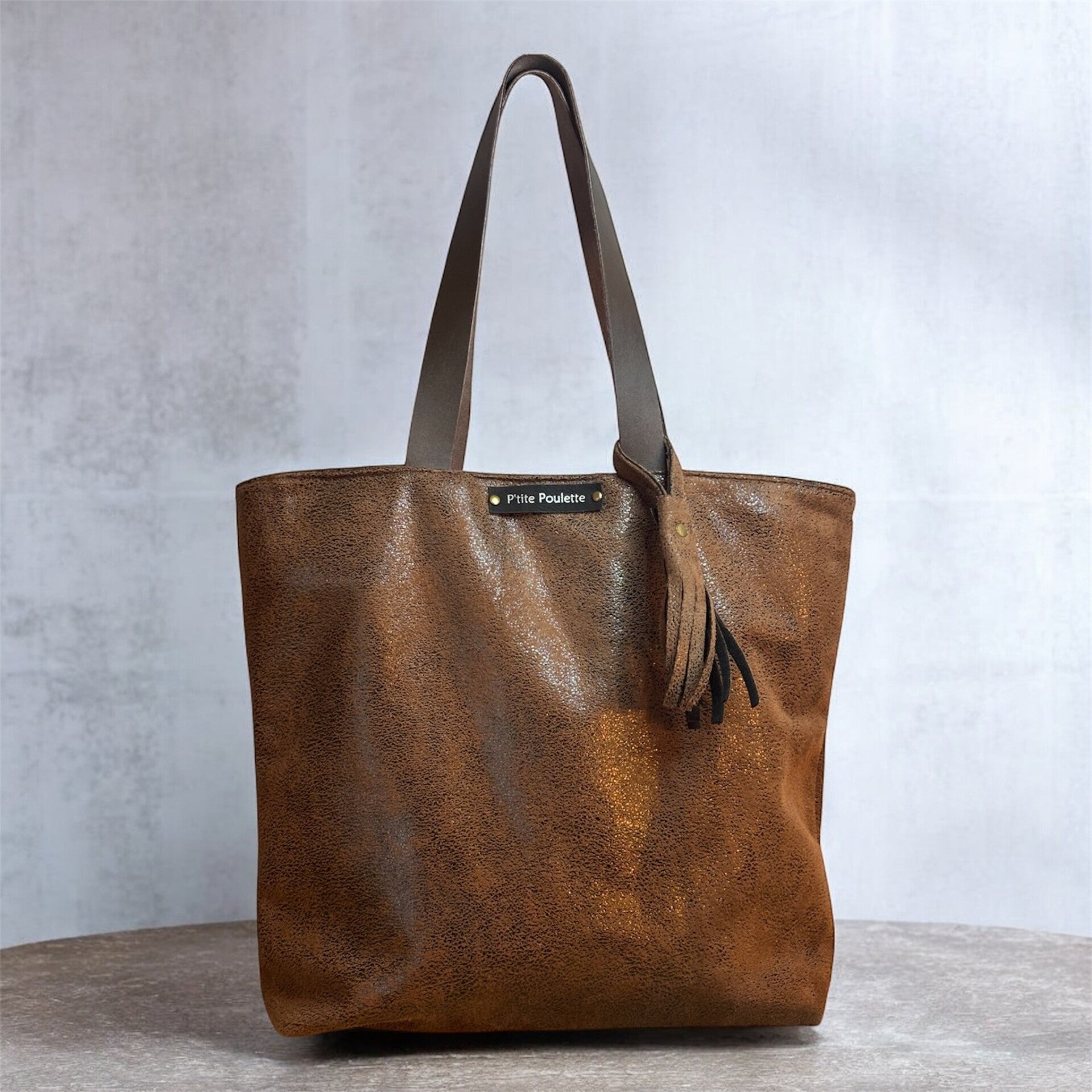 Sac cabas en simili cuir chocolat brillant "P'tite Poulette"-Création artisanale française