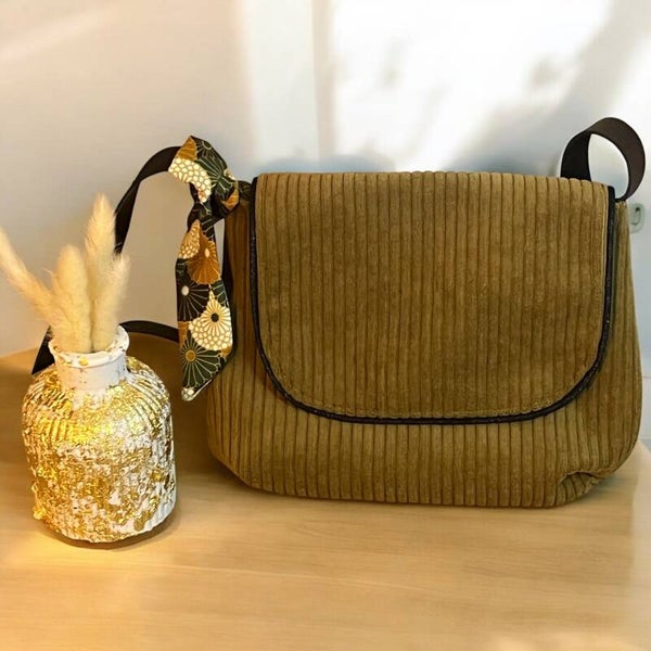 Le mini sac besace "P'tite Poulette" Olive- Création artisanale française