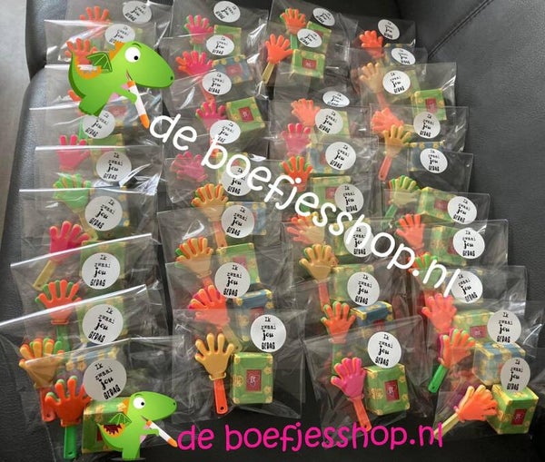 Completen traktatie met mini klapper handje