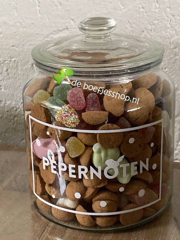 Grote pepernoten pot