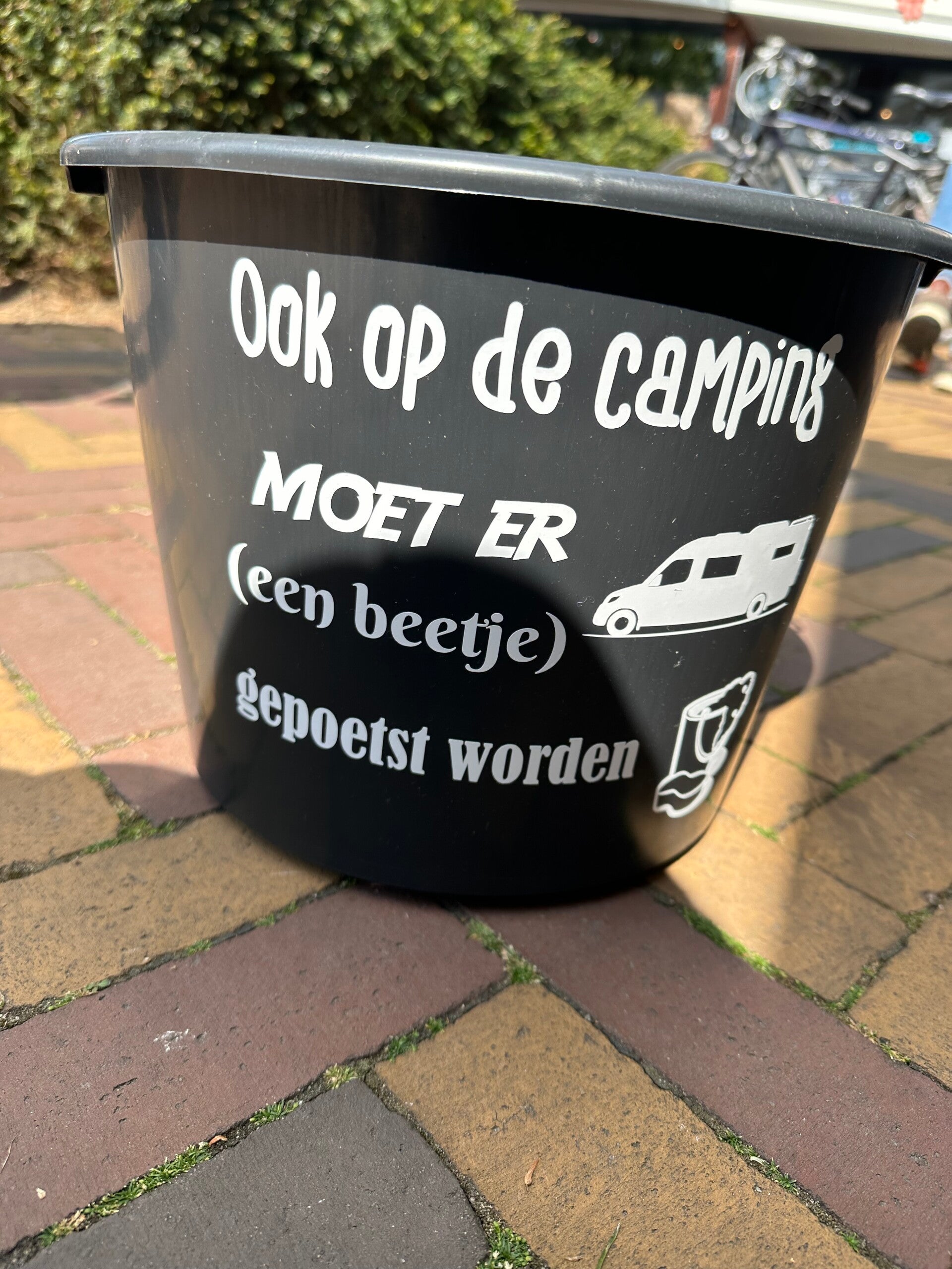 Emmer camping met camper