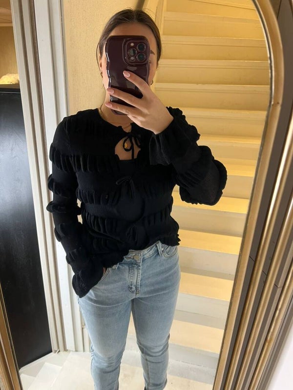 002411 zwart truitje/vestje