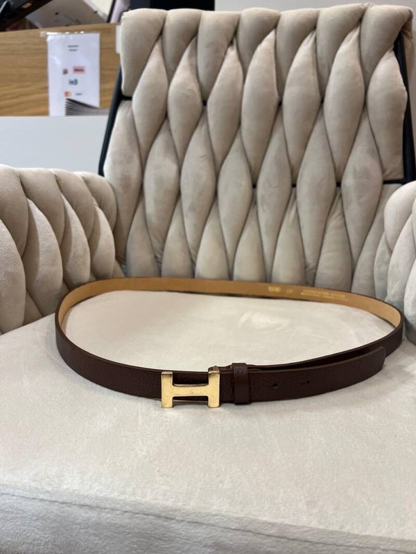 Riem bordeaux met kleine gouden sluiting