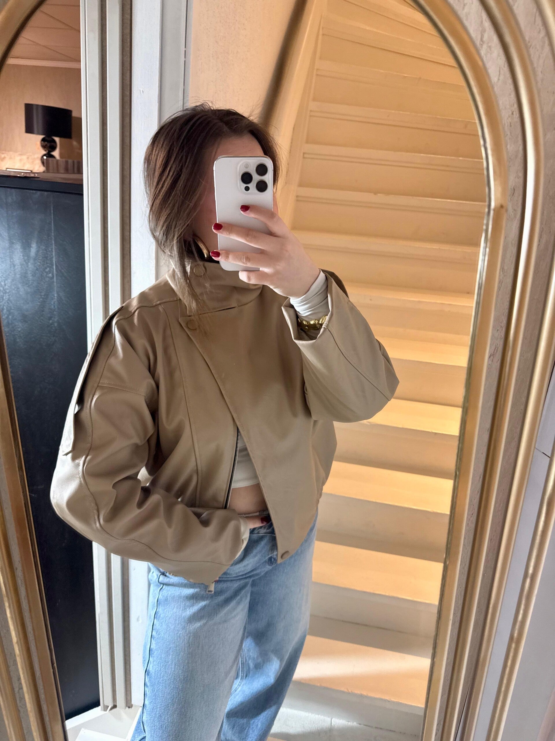 2639 Leren jasje beige