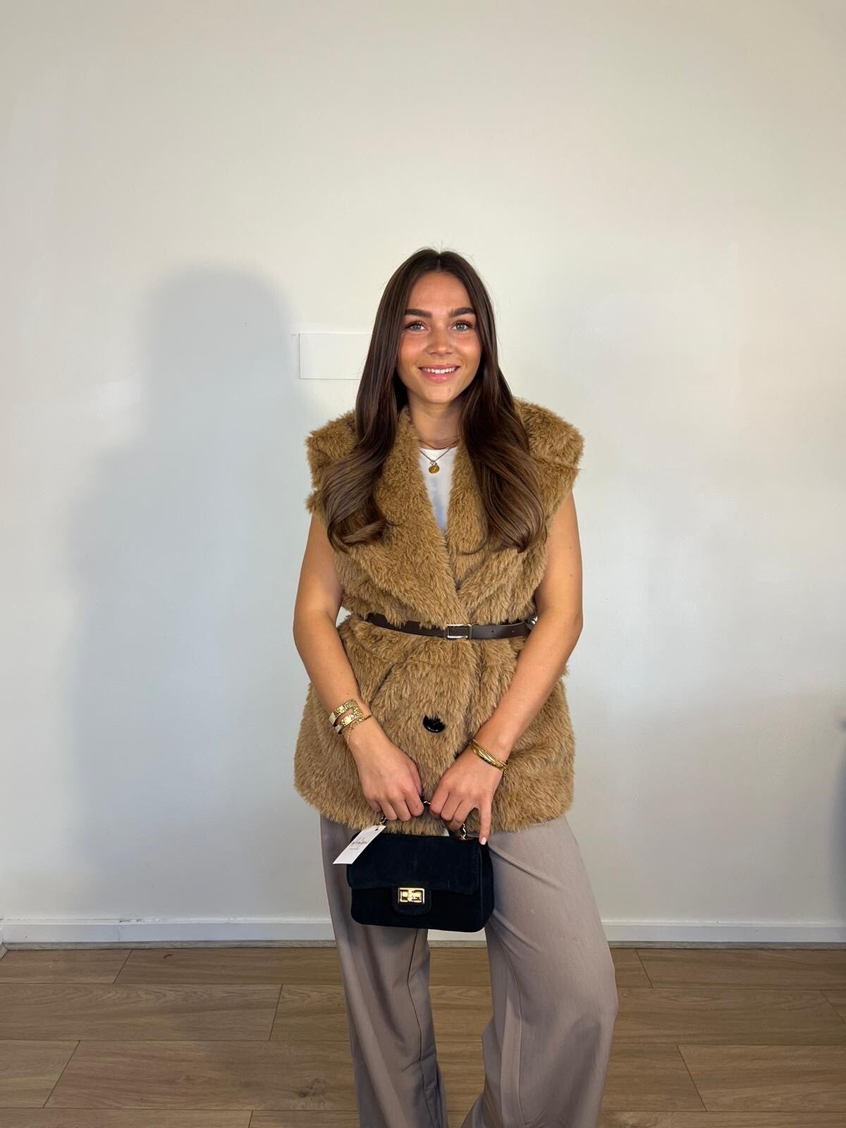 717 Bontgilet Camel met riempje