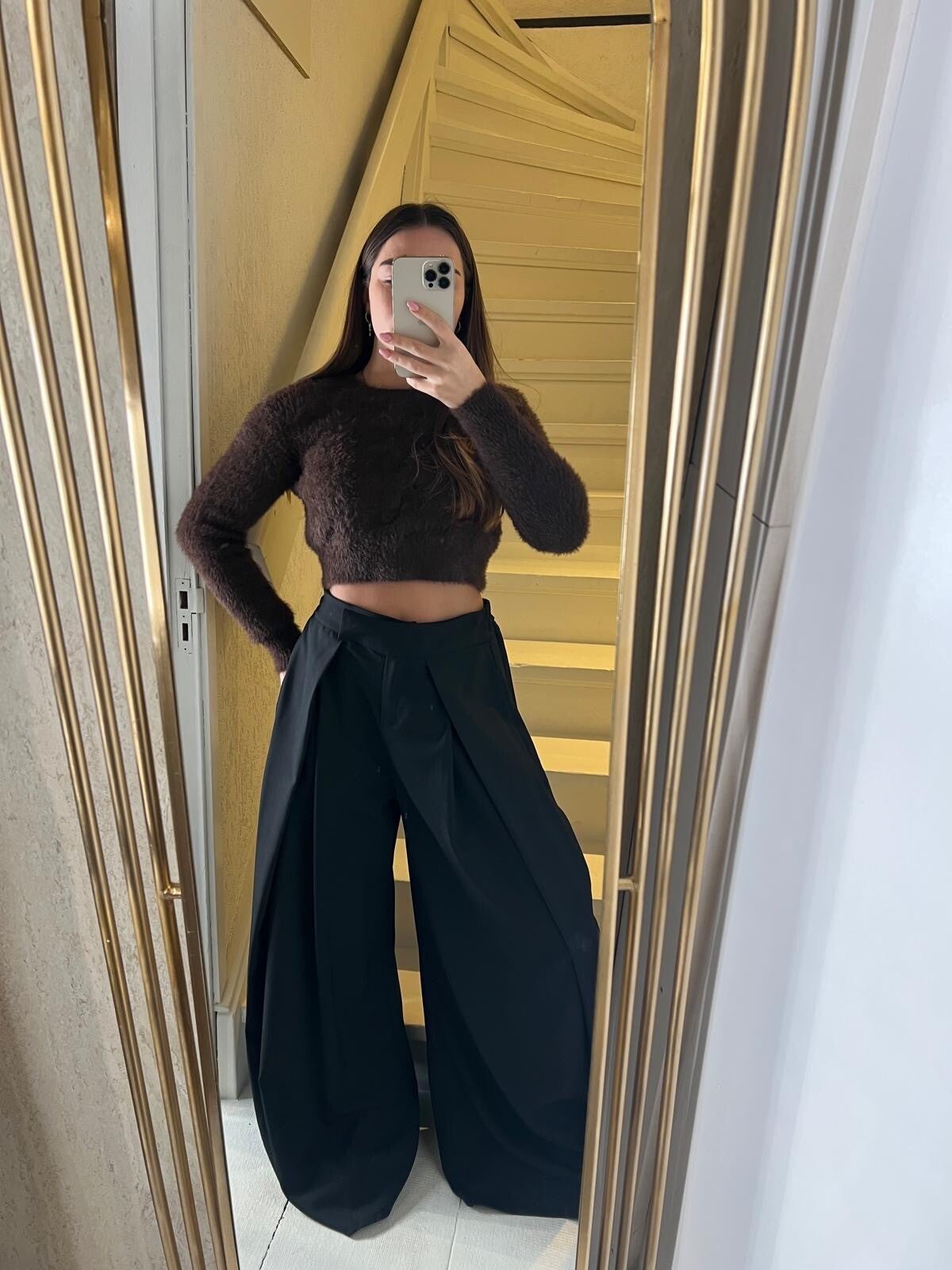 2632 Romy Zwarte pantalon met plooien