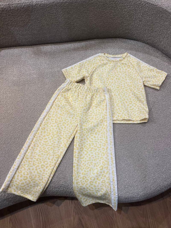 26103 Roos Twee-delig comfy set meisje panter geel