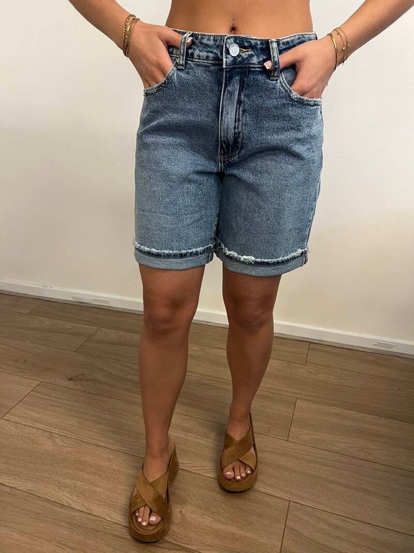Queen Hearts Denim Short – Light Blue