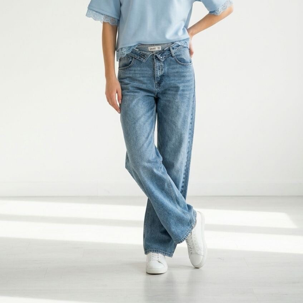 2603 Fleur Jeans wrap omslag taille balloon leg lichtblauw