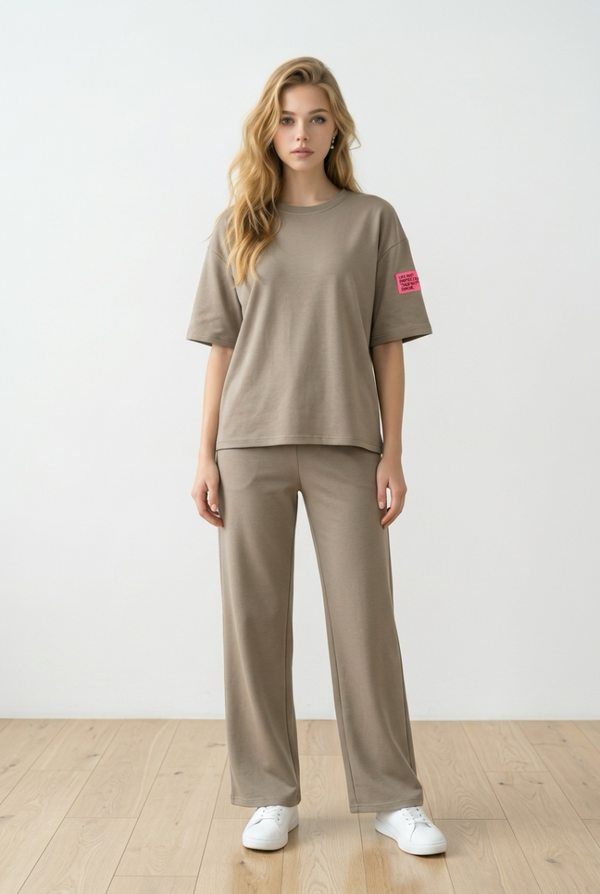 26266 Effortless joggingsuit Taupe