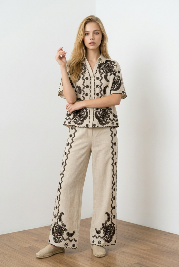 Elegante set met borduursels