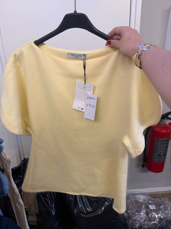 26270 Sophie Chic top butter yellow