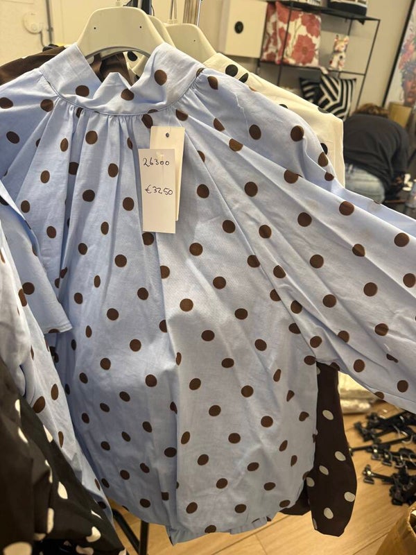 26300 Lily Polka Dot Bow Blouse Lichtblauw / bruin