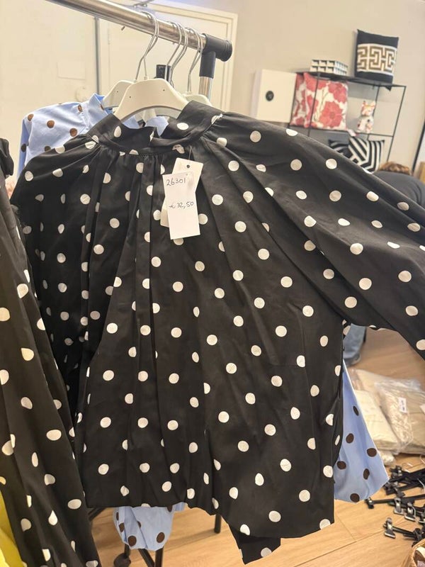 26301 Lily Polka dot Bow Blouse Zwart wit