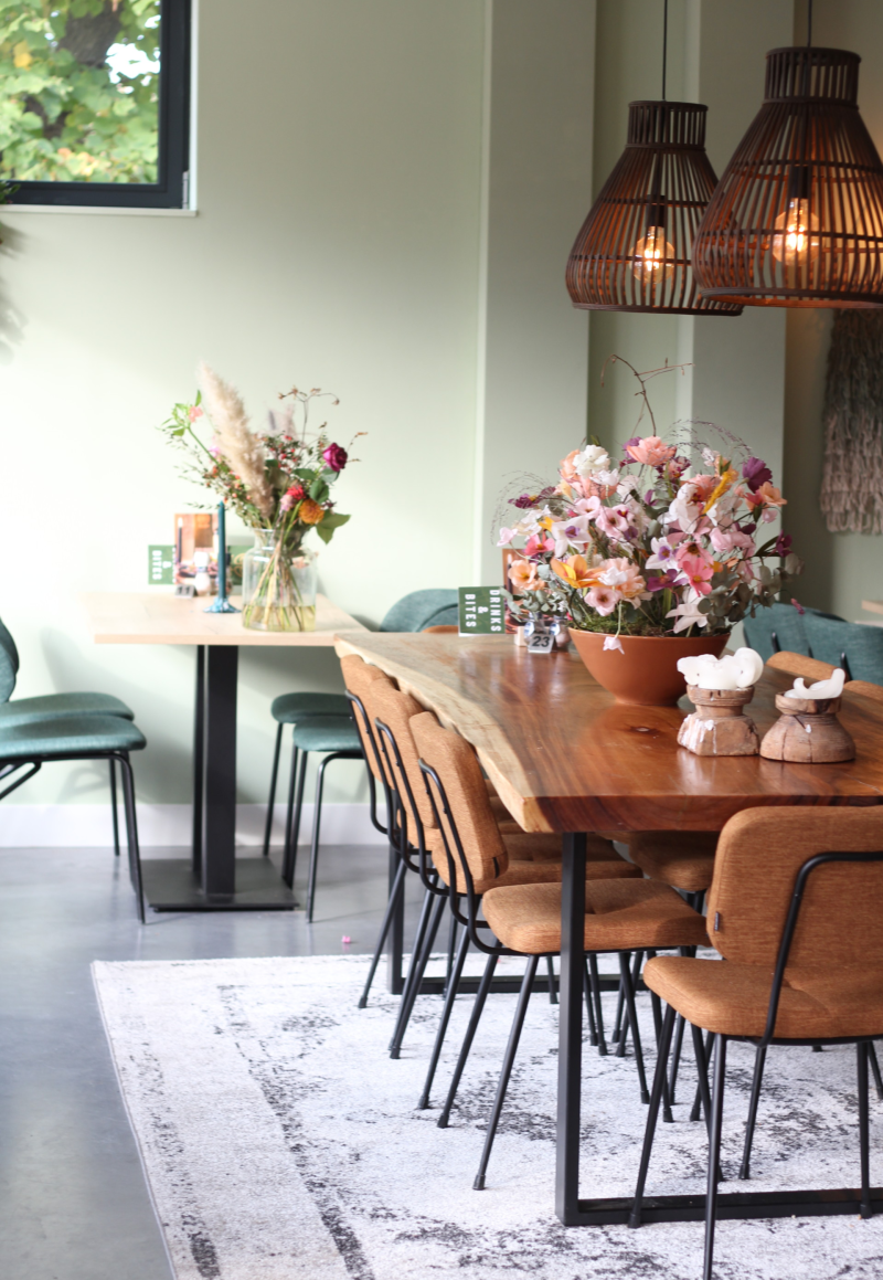 papieren bloemen in de horeca