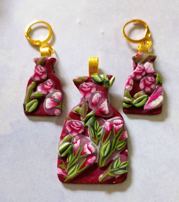 Deep Red Rosed Vase Necklace set