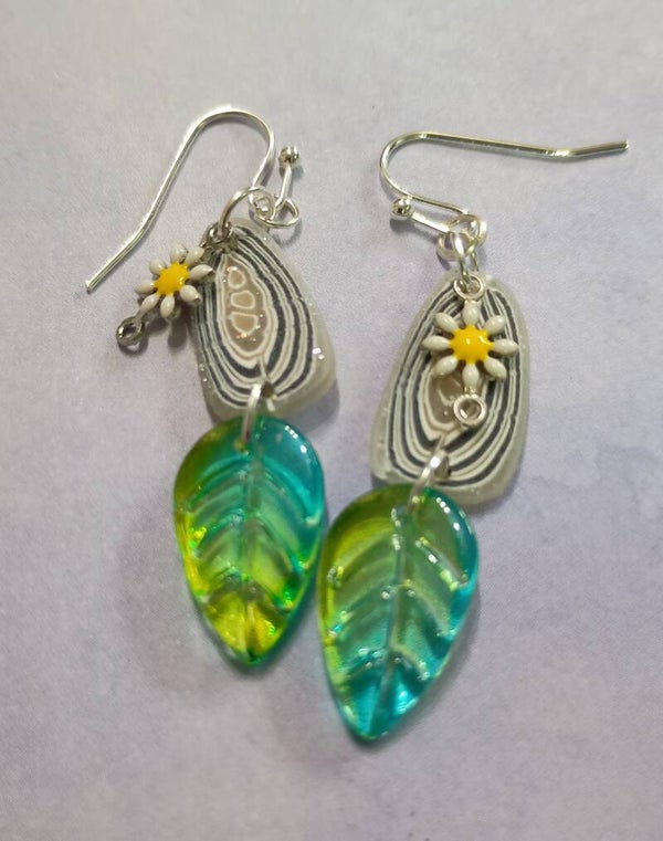Secret Garden Daisy Drops, Earrings