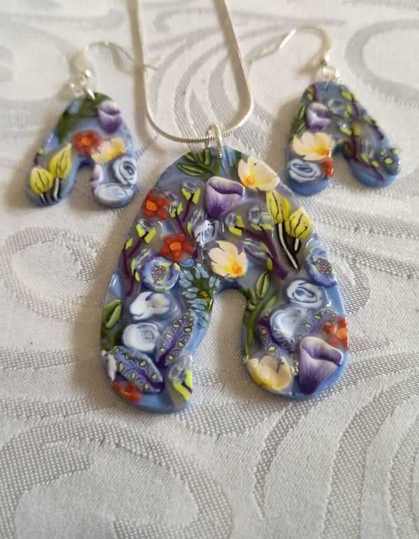 The Periwinkle Arch Garden Set