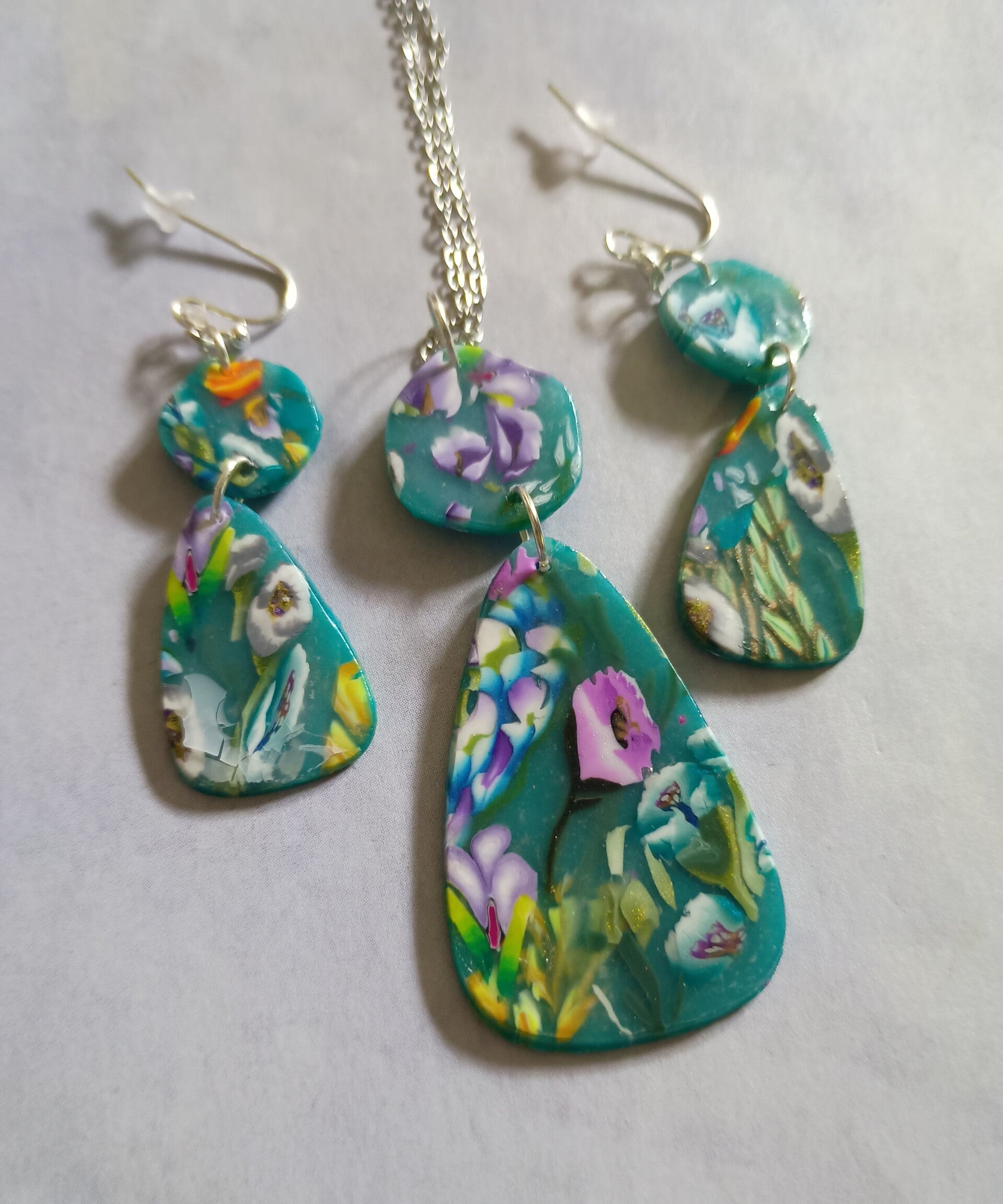 The Water Lily Teardrop Ensemble