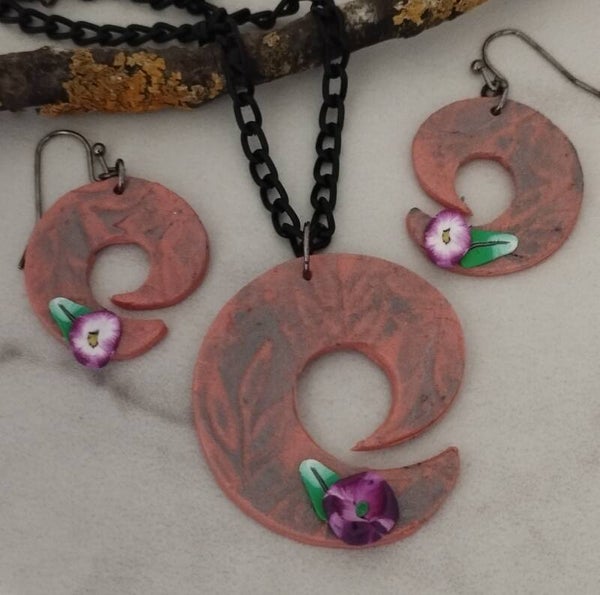 Toe Swirl Necklace  and Earrings set