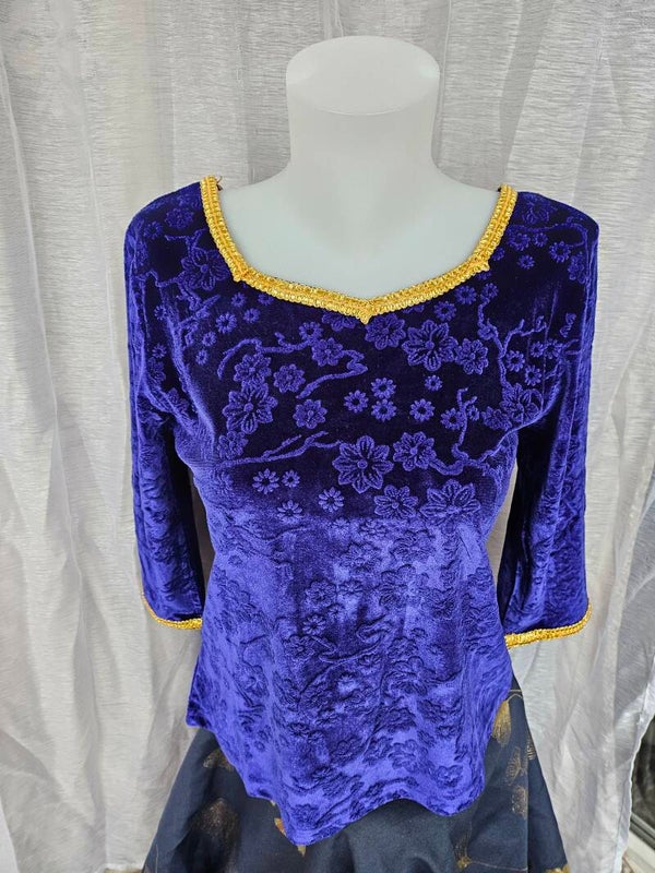 Velour fleuri bleu foncé
