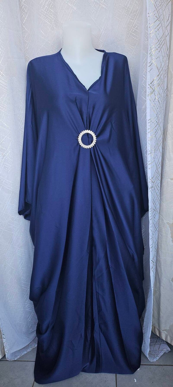 Robe satiné bleu foncé